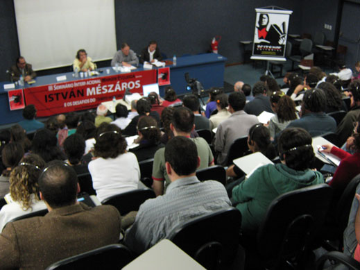 Mesa: Mohamed Habbib, Ricardo Antunes (mediador), Brett Clark e Carlos Walter Porto-Gonçalves