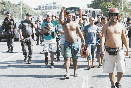 14.04.16_Mauro Iasi_A versão e os fatos_passeata